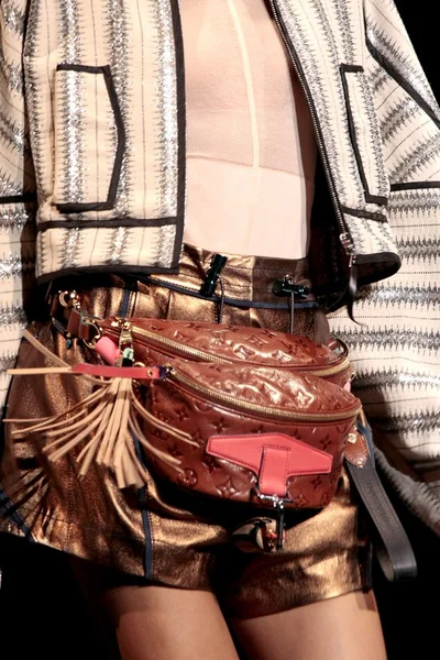 Look 72